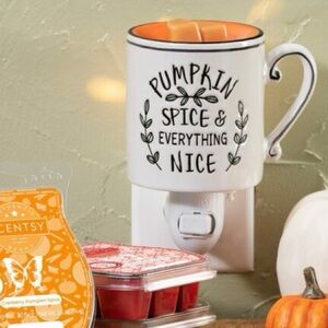 NIB Retired Scentsy Pumpkin Spice Plug-in